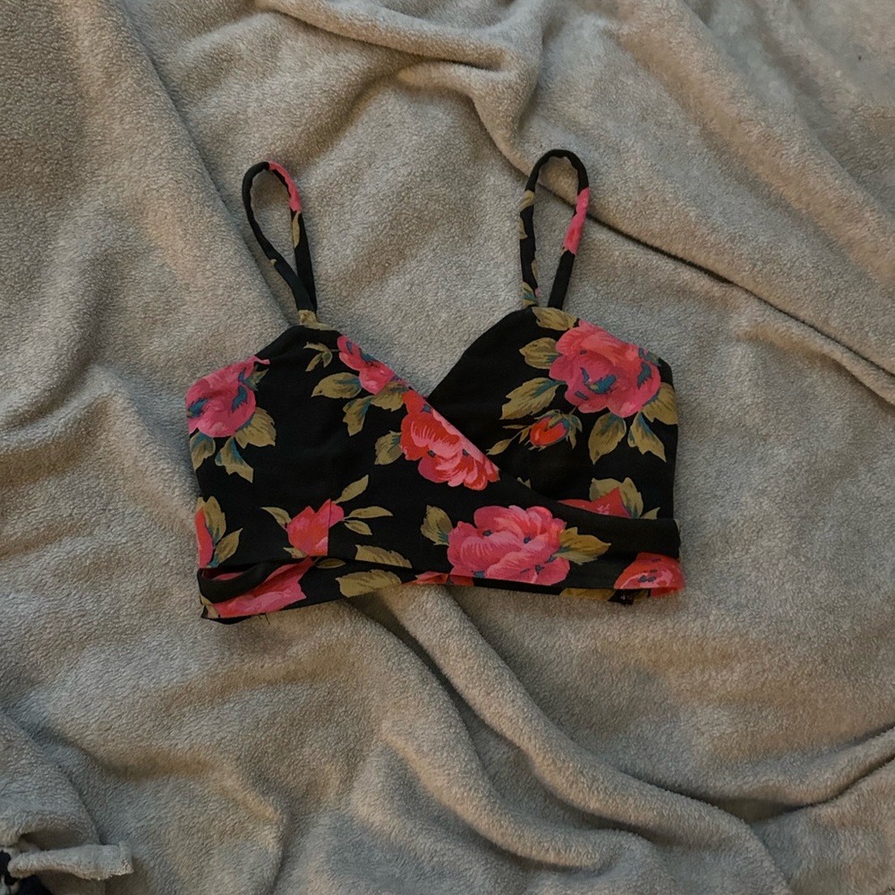 urban outfitters kimchi blue crop top XS